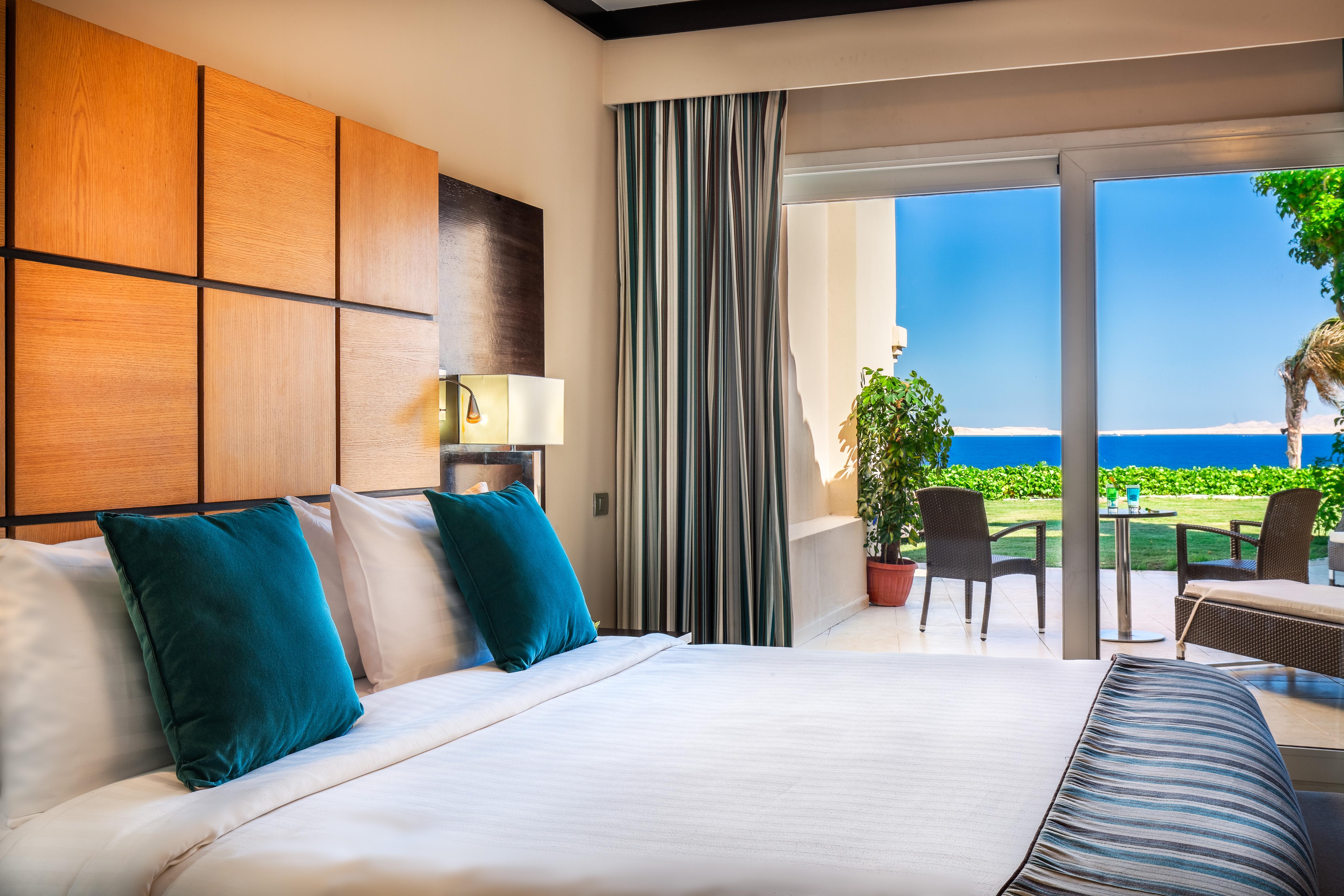 Cleopatra Luxury Resort Sharm El Sheikh Esterno foto A guest room at the Hilton Sharm El Sheikh Resort