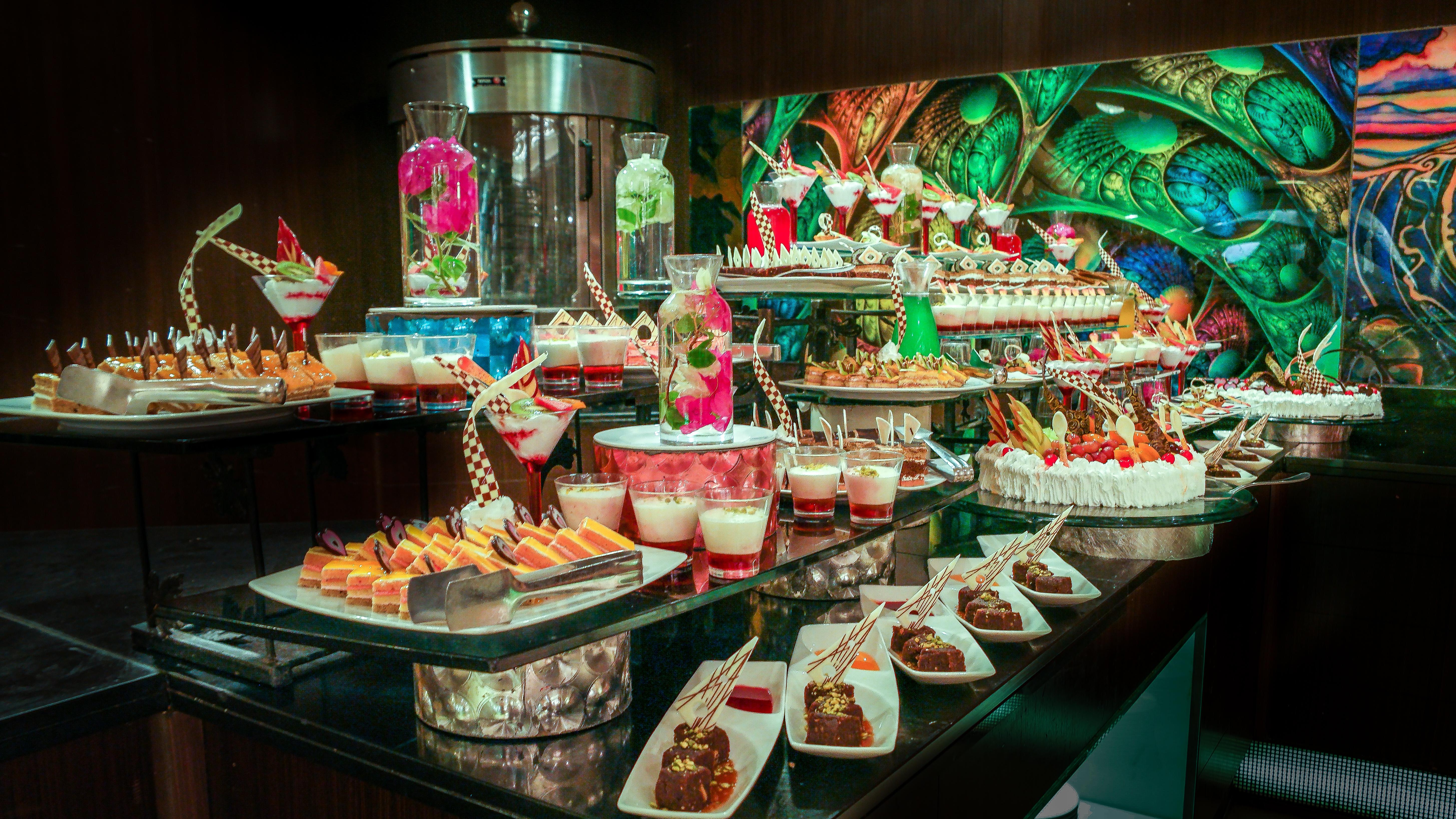 Cleopatra Luxury Resort Sharm El Sheikh Esterno foto A dessert buffet