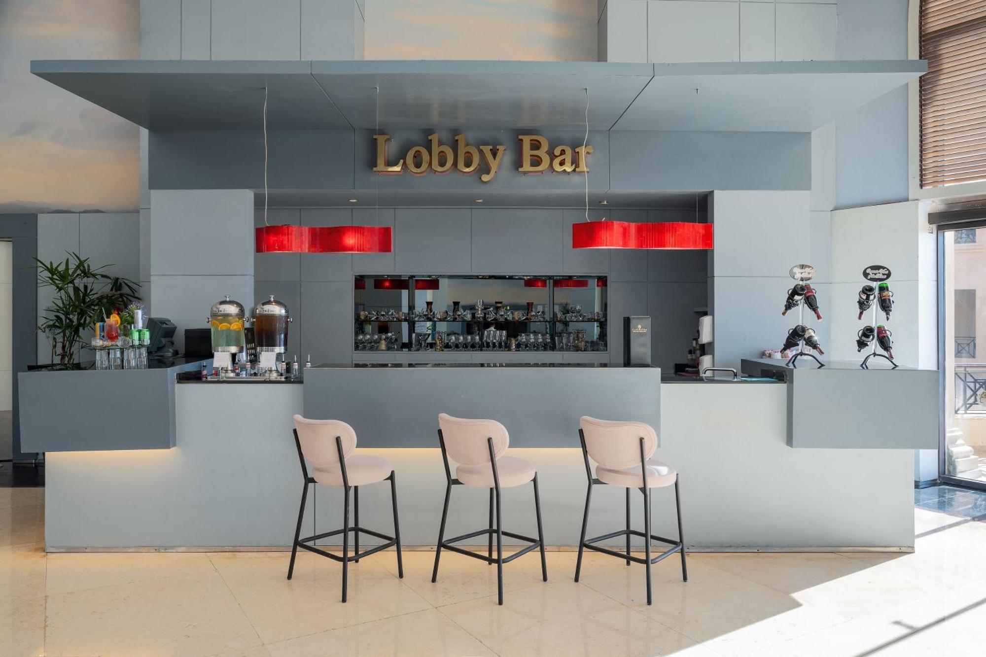 Cleopatra Luxury Resort Sharm El Sheikh Esterno foto Lobby Bar